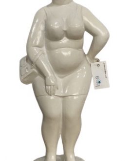 Escultura de Mulher Curvilínea com vestido e bolsa, em resina na cor off white