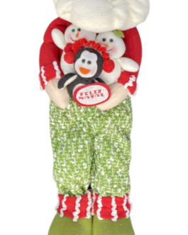 Boneco Papai Noel em pé segurando casal de boneco de neve e pinguim