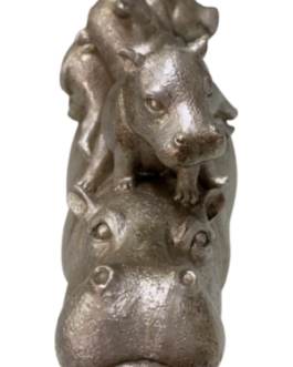 Escultura de Hipopótamo com filhotes nas costas em resina
