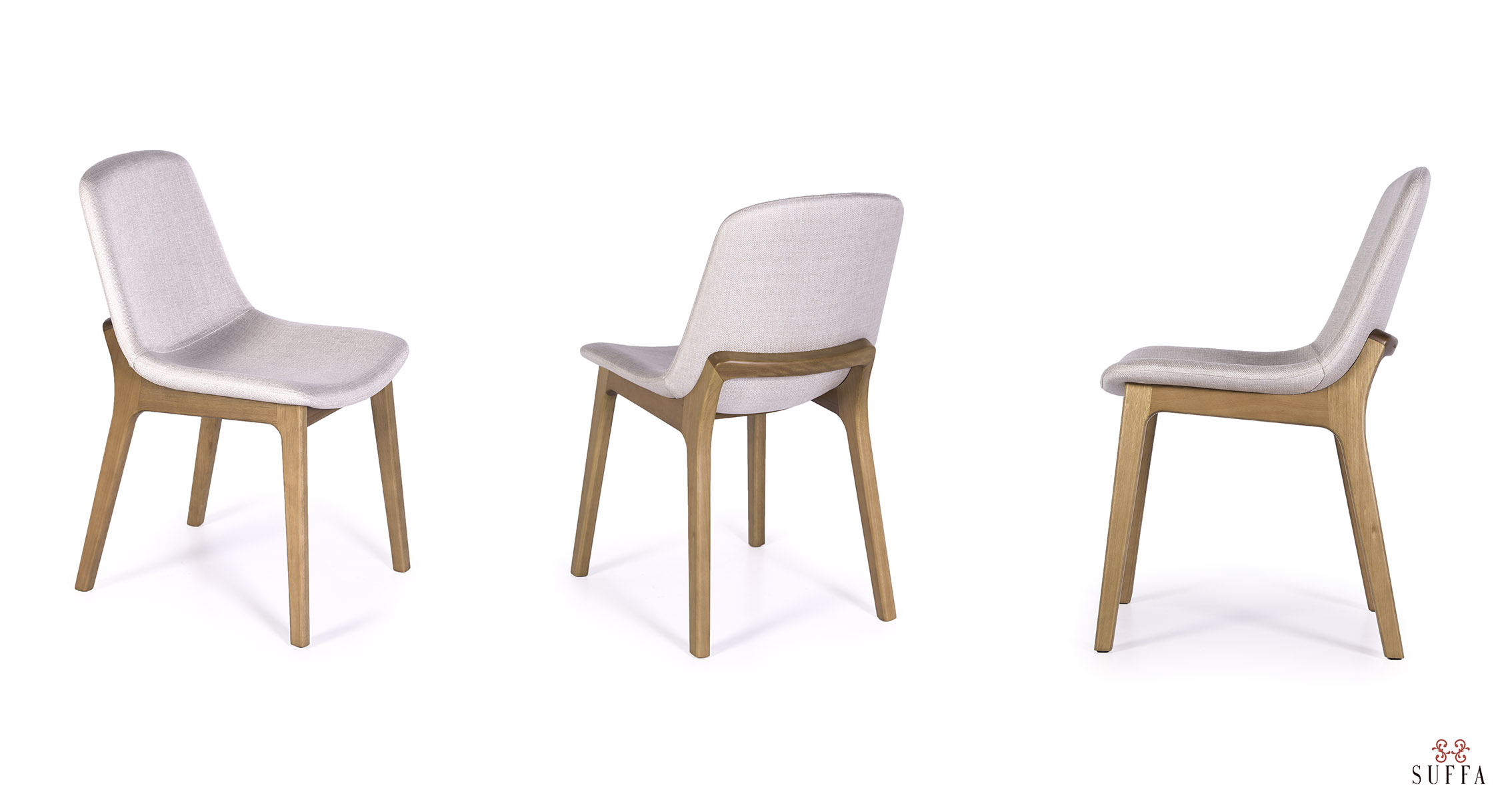 Três imagens de uma cadeira em diferentes posições para ilustrar artigo sobre como escolher uma cadeira. 