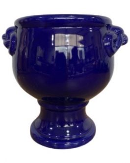 Cachepot  redondo abaloado com pedestal, em cerâmica na cor azul auto brilho, detalhe de alças em formato de corda