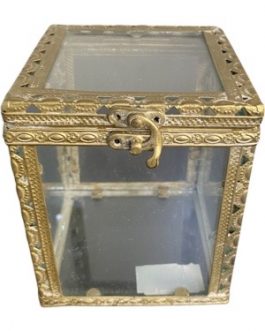 Objeto decorativo P caixa em vidro transparente com bordas em metal dourado envelhecido